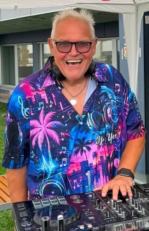 Customer photo review of Concert Summer- Personalized Hawaiian Shirt, Gifts For Music Lovers