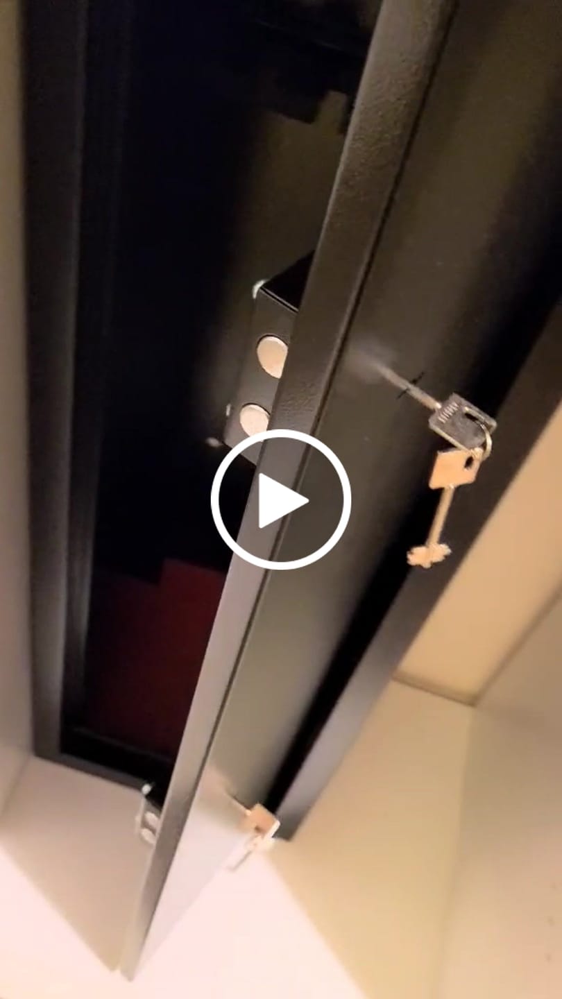 Customer video review of Gun Cabinet Lockable Safe Rifle Firearm Steel BS7558/92 Police Approved