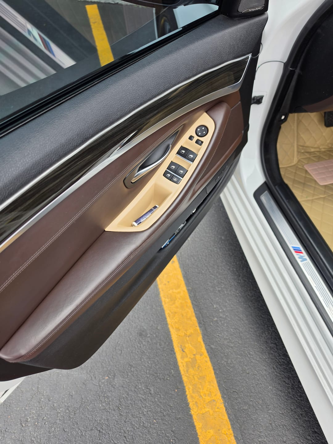 Customer photo review of For BMW 5 Series F10/F11 Inner Door Handle Cover Set – No-Disassembly Fix for Sticky/Melting Handles (2011–2017)