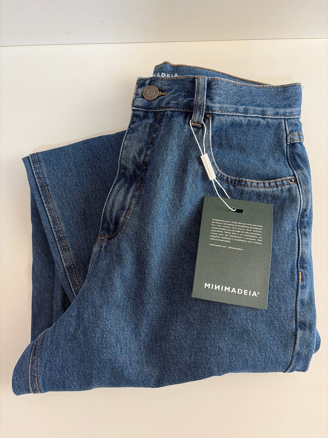 Customer photo review of Calça Jeans Mom Jequitibá Azul Médio
