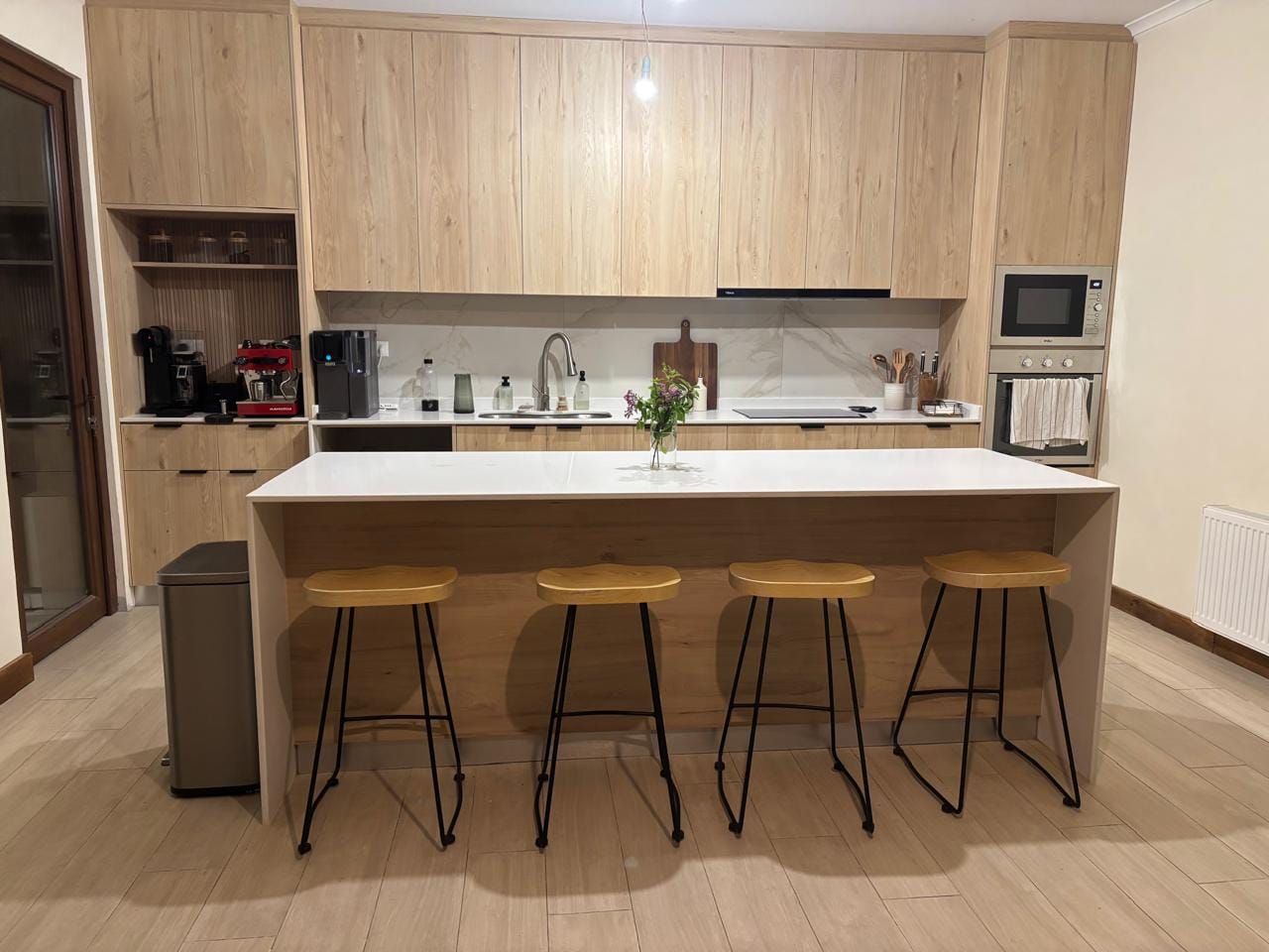Customer photo review of Taburete Medio 66 Madera City Natural