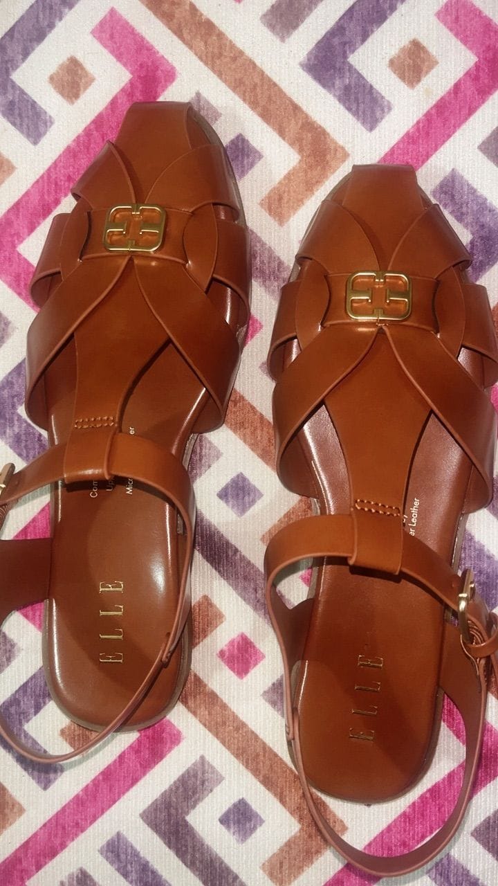 Customer photo review of Chantal Fisherman Sandals In Tan