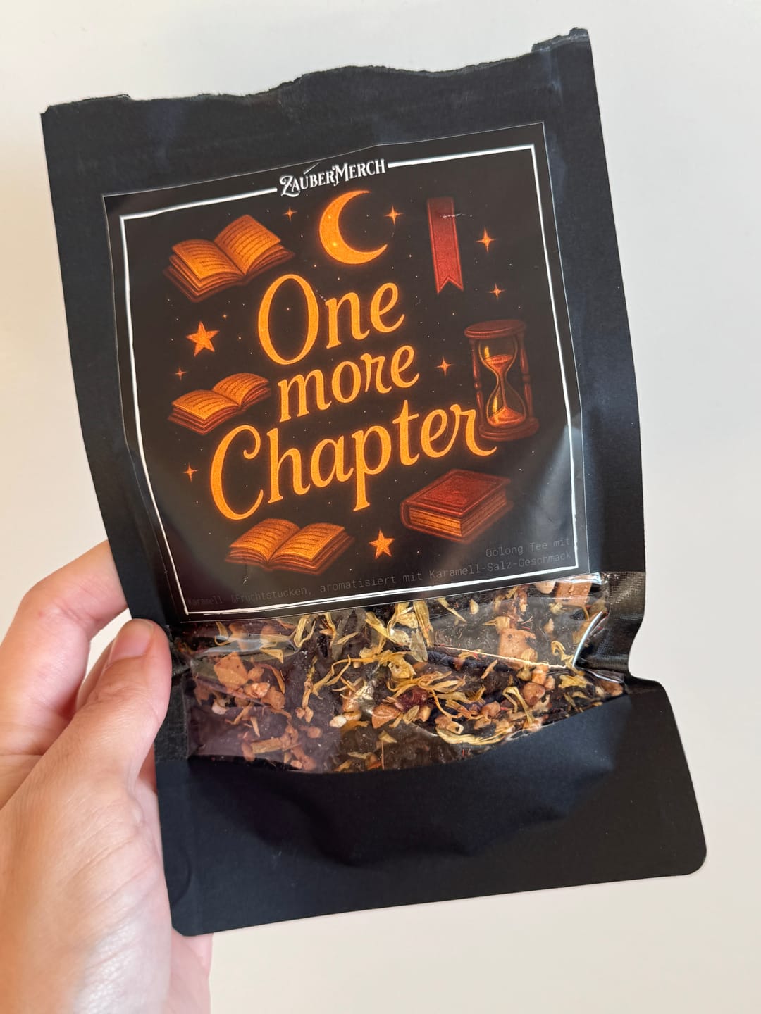 Customer photo review of One More Chapter – Oolong-Tee mit Salty Caramel Geschmack | Limitierter Booklover Tee