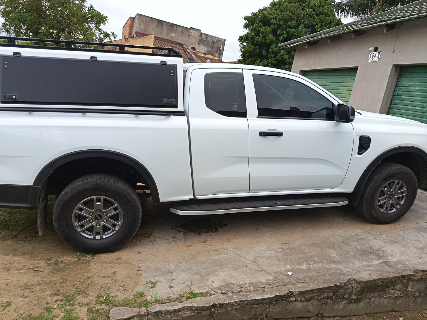 Customer photo review of Ford Ranger T9 Side Steps ( Double Cab )