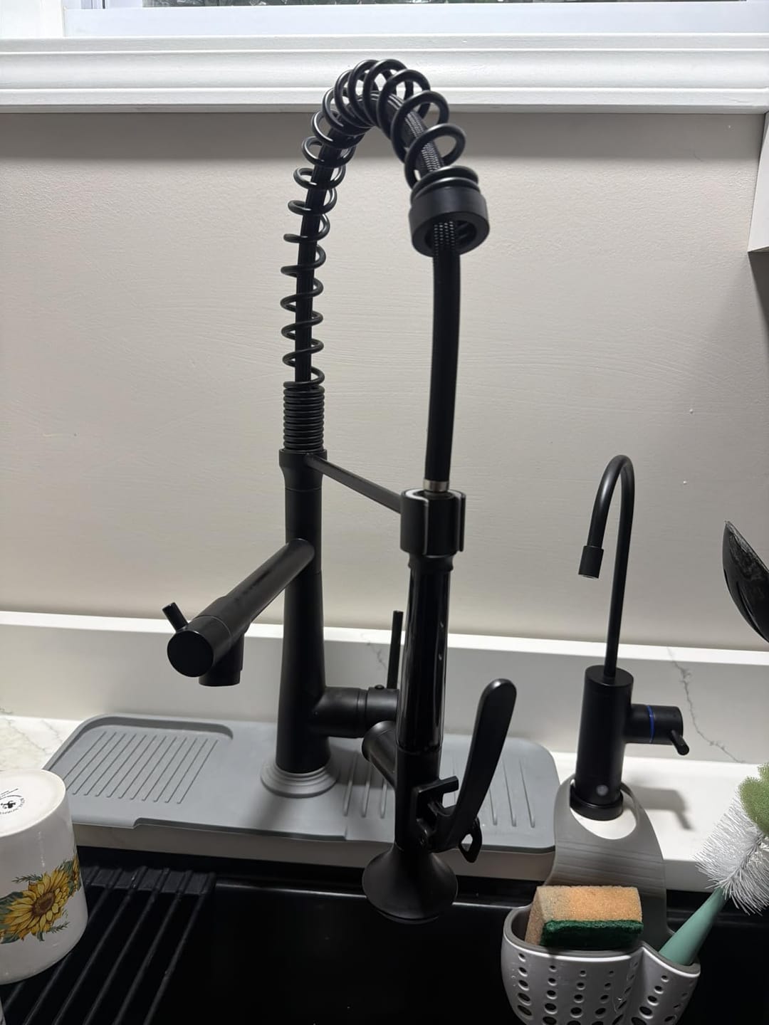 Customer photo review of Mariefred - Commercial-Style Pull-Down Kitchen Sink Faucet with Cone-Shaped Sprayer