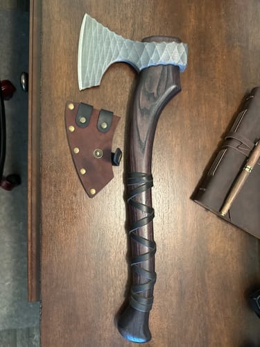 Customer photo review of Hand forged axe “Sterk Vorley” with leather cover