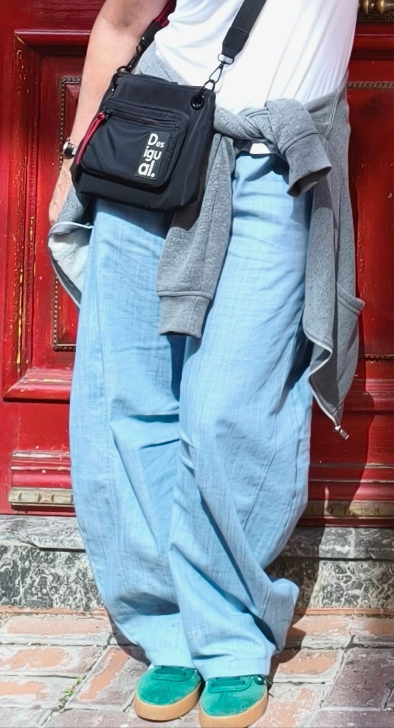 Customer photo review of Pantalone Donna Barrel Jeans Azzurro