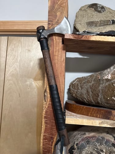 Customer photo review of Viking Axe "Vindflaug" with Leather Wrap