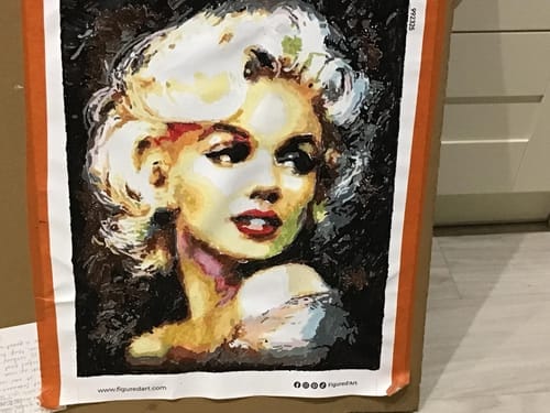 Customer photo review of Marilyn Monroe Magnifique Femme