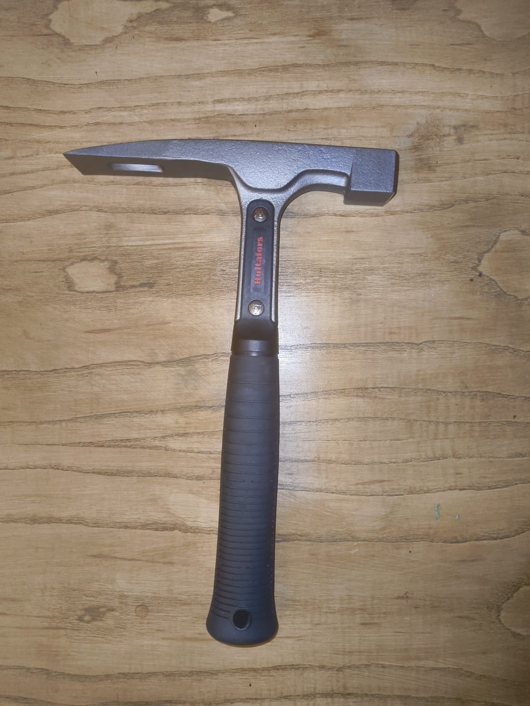 Customer photo review of Hultafors Brick Hammer 900g - Ergonomic One Piece Forged Design With Vibration Damping Urethane Plug And I Beam Shaft