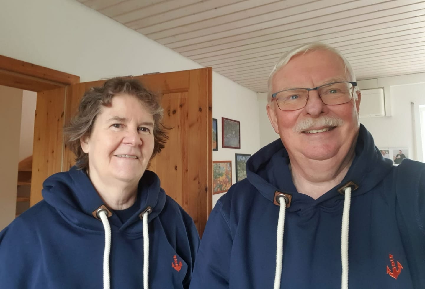 Customer photo review of Mooinzen · Unisex Bio Jogger Hoodie