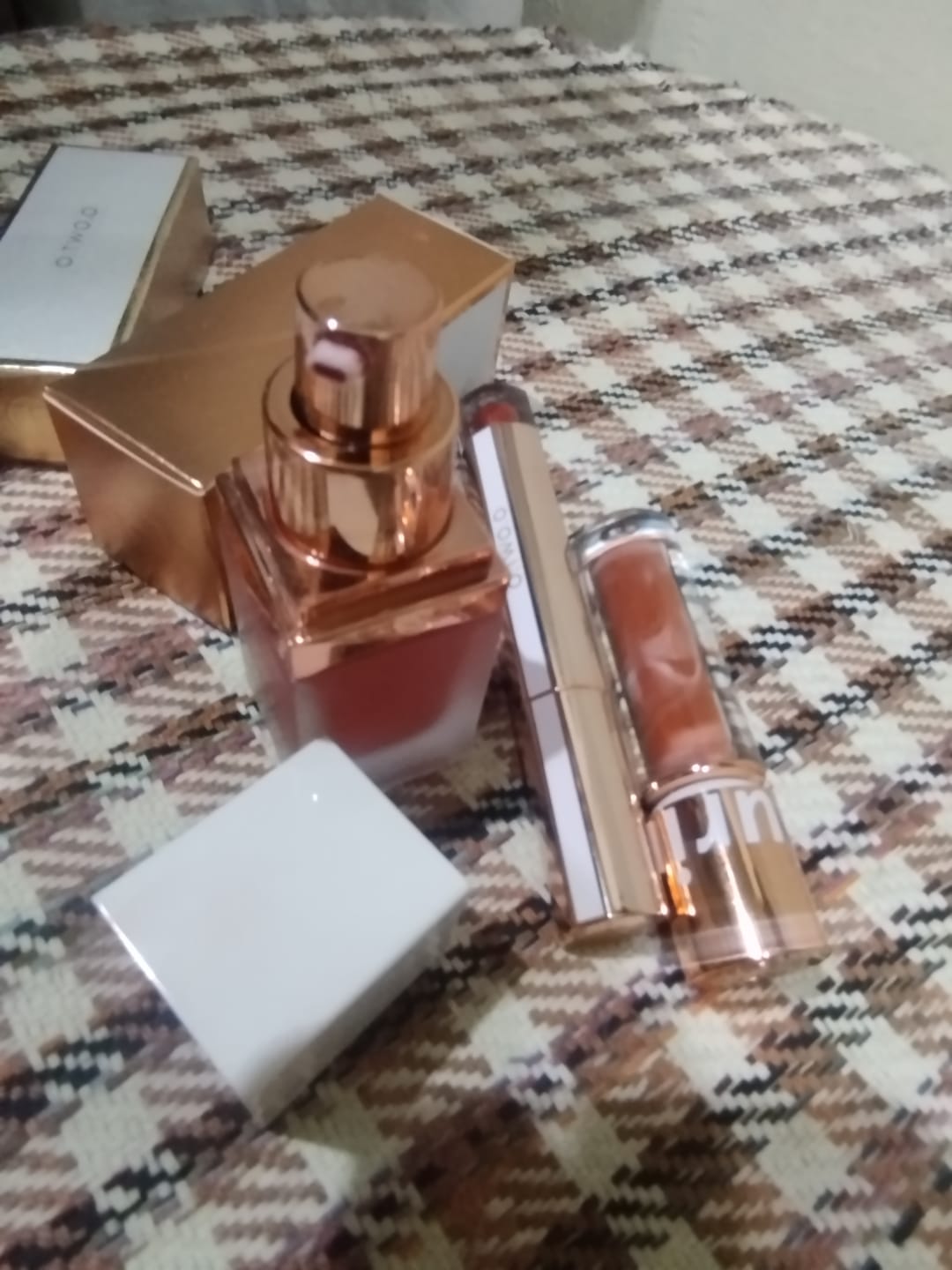 Customer photo review of O.TWO.O ULTRA STAY LOLEPOP LIPSTICK