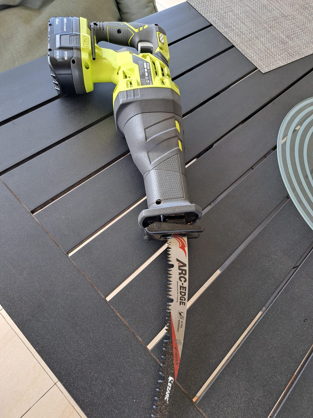 Customer photo review of Tree Trimming/Wood Cutting – ProCut U-Groove Arc Edge Pruning Reciprocating Saw Blade