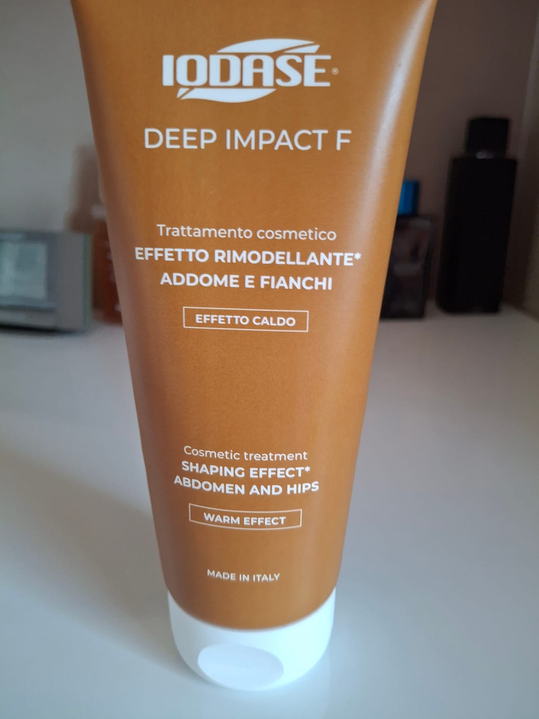 Customer photo review of Crema rimodellante addome e fianchi