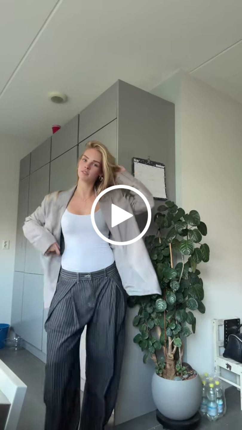 Customer video review of Aelfric Eden Pinstripe Baggy Barrel Jeans