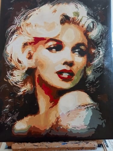 Customer photo review of Marilyn Monroe Magnifique Femme