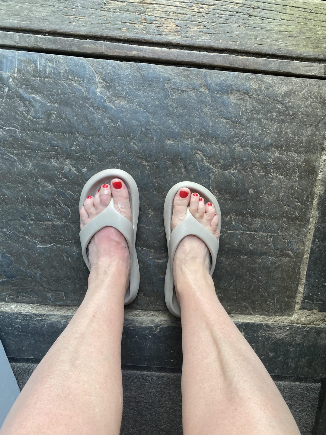 Customer photo review of Rowan | Flip Flops with Arch Support
