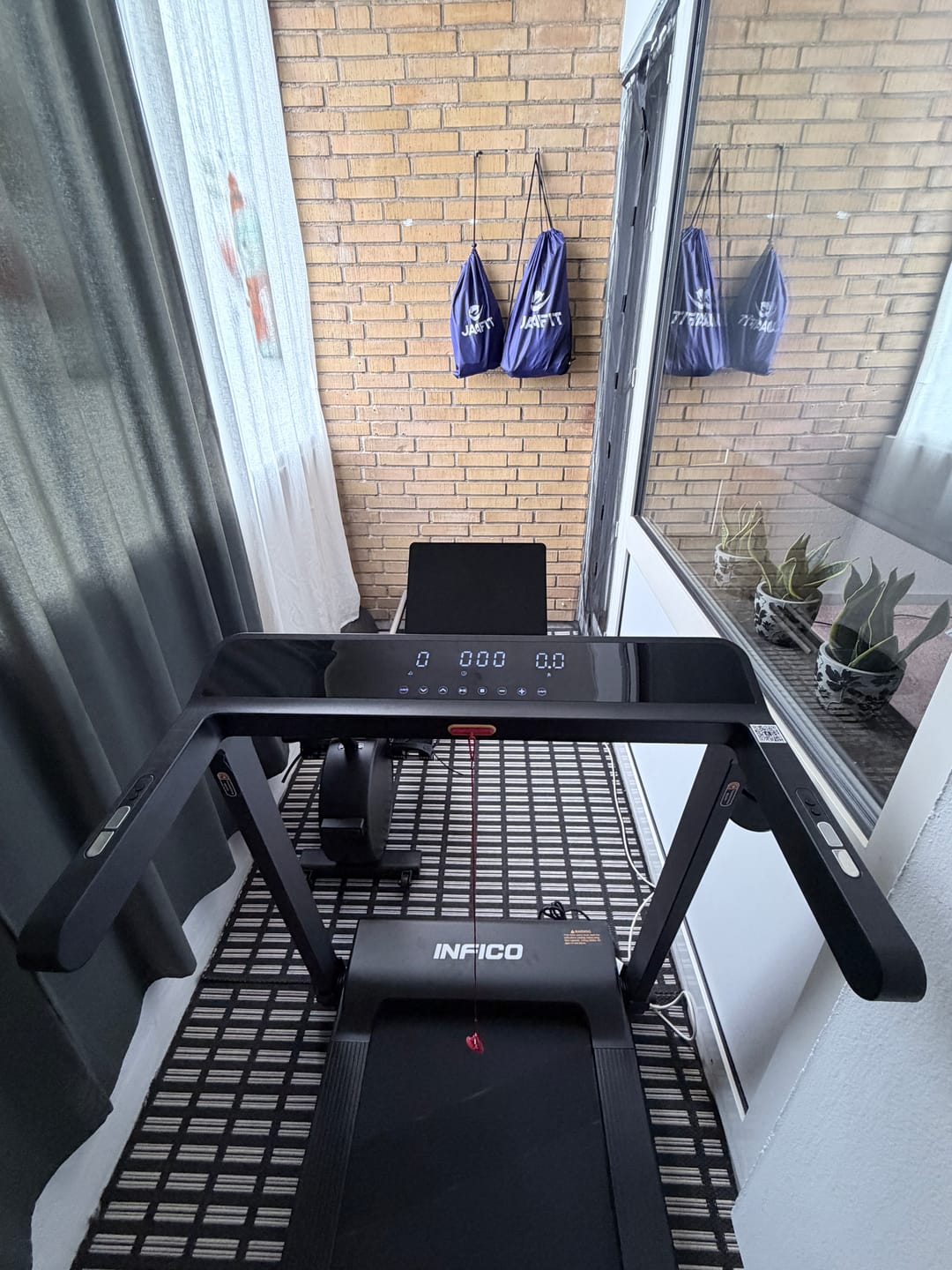 Customer photo review of Infico WalkingPad X14 Incline