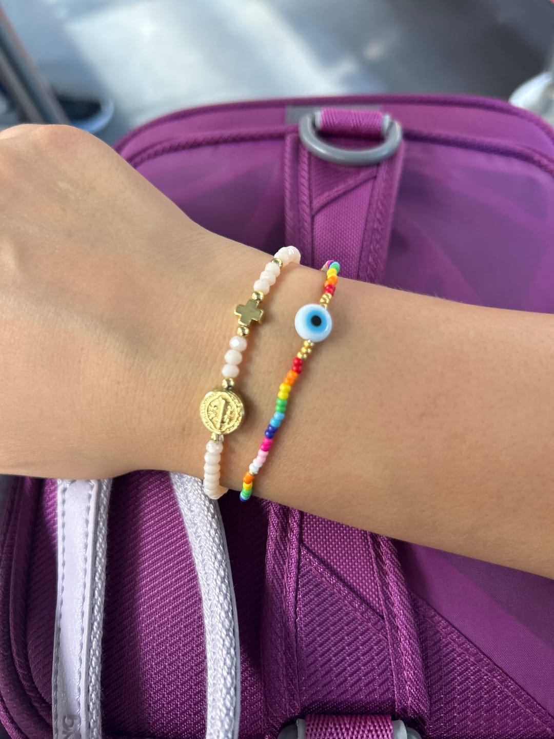 Customer photo review of Pulsera Rainbow Con Ojito