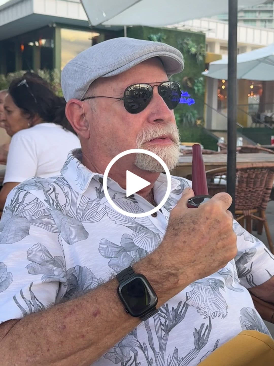 Customer video review of The Inspector Sherlock Vape
