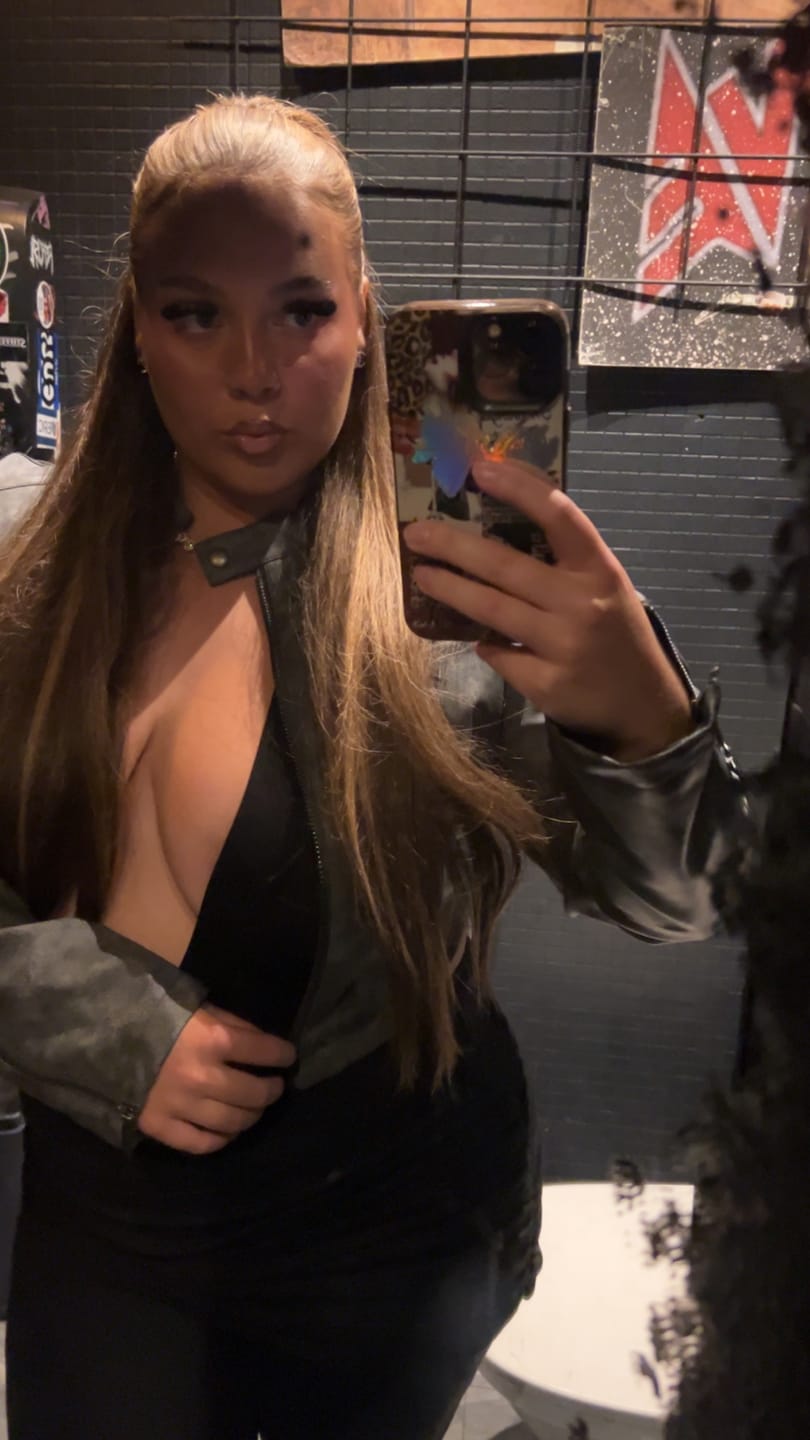 Customer photo review of Seamless Halter Body (Black)