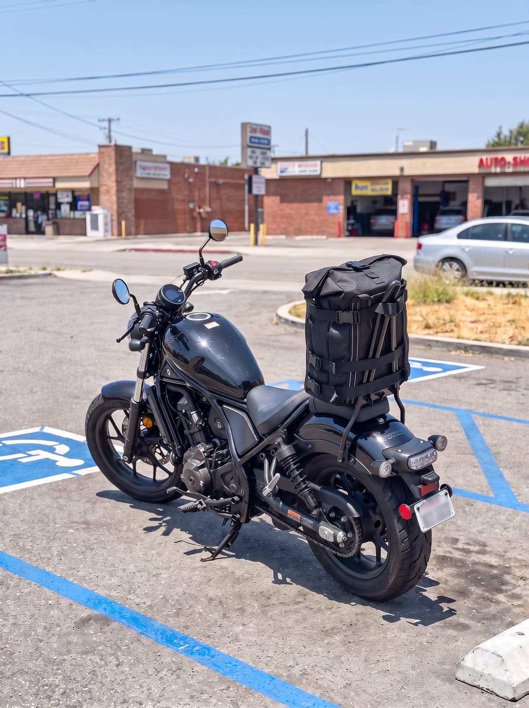 Customer photo review of 32L - Renegade XL Motorcycle Sissy Bar Bag