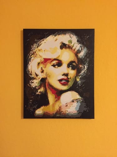 Customer photo review of Marilyn Monroe Magnifique Femme