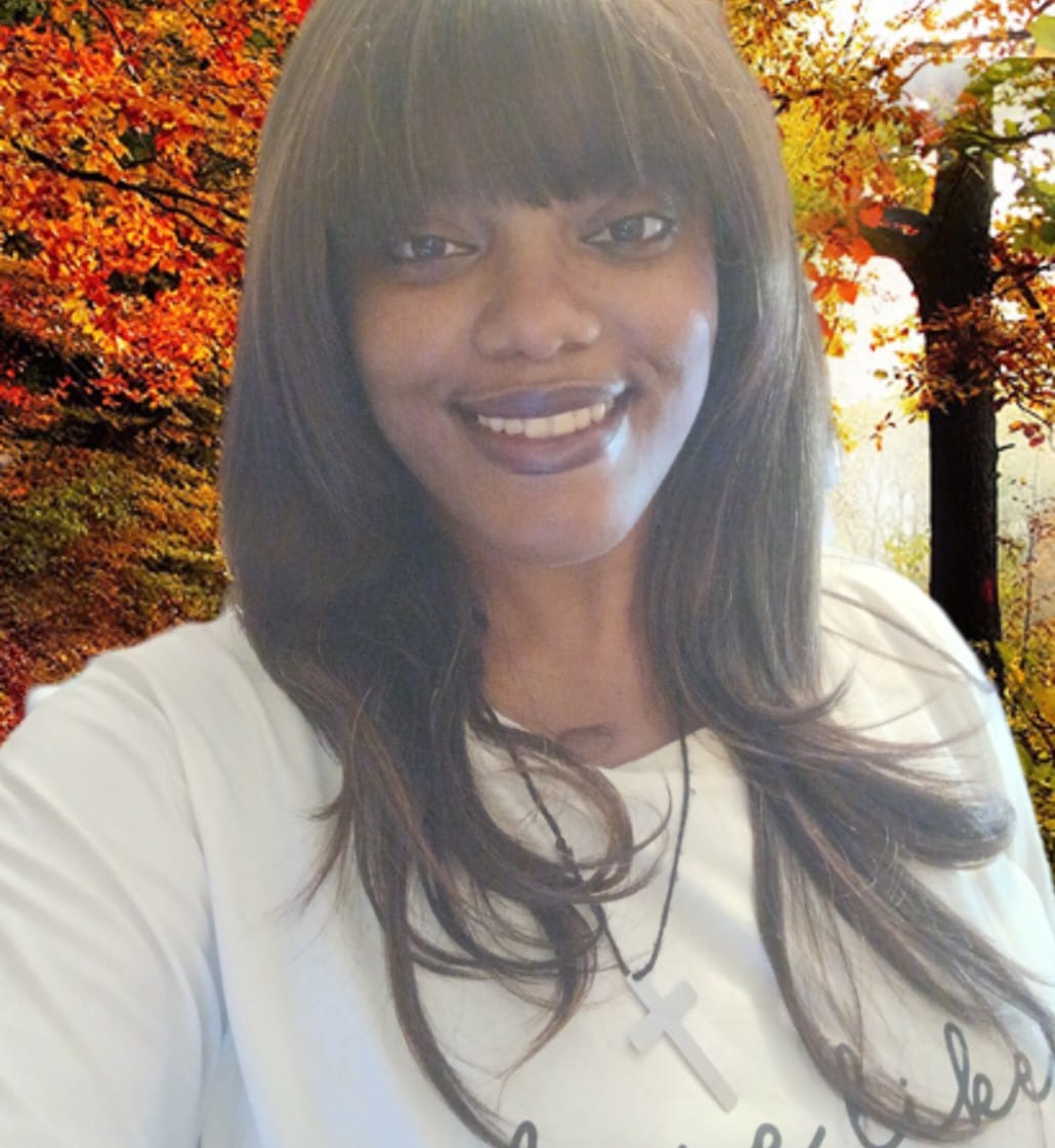Customer photo review of Outre Glueless HD Lace Front Wig - CASTINE