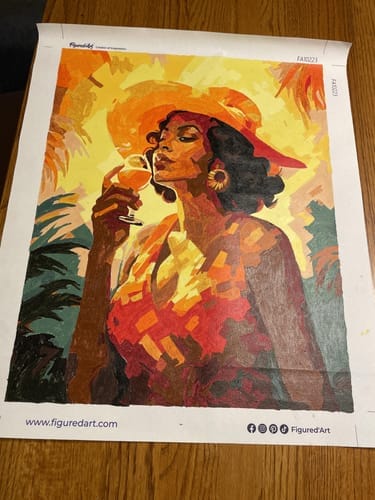 Customer photo review of Femme buvant un verre Art Déco