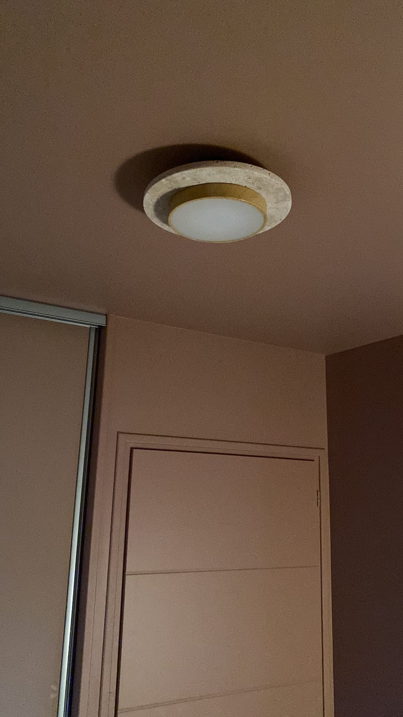 Customer photo review of Plafonnier LED rond en travertin et bois | Design rétroéclairé en pierre naturelle ÉCLIPSE