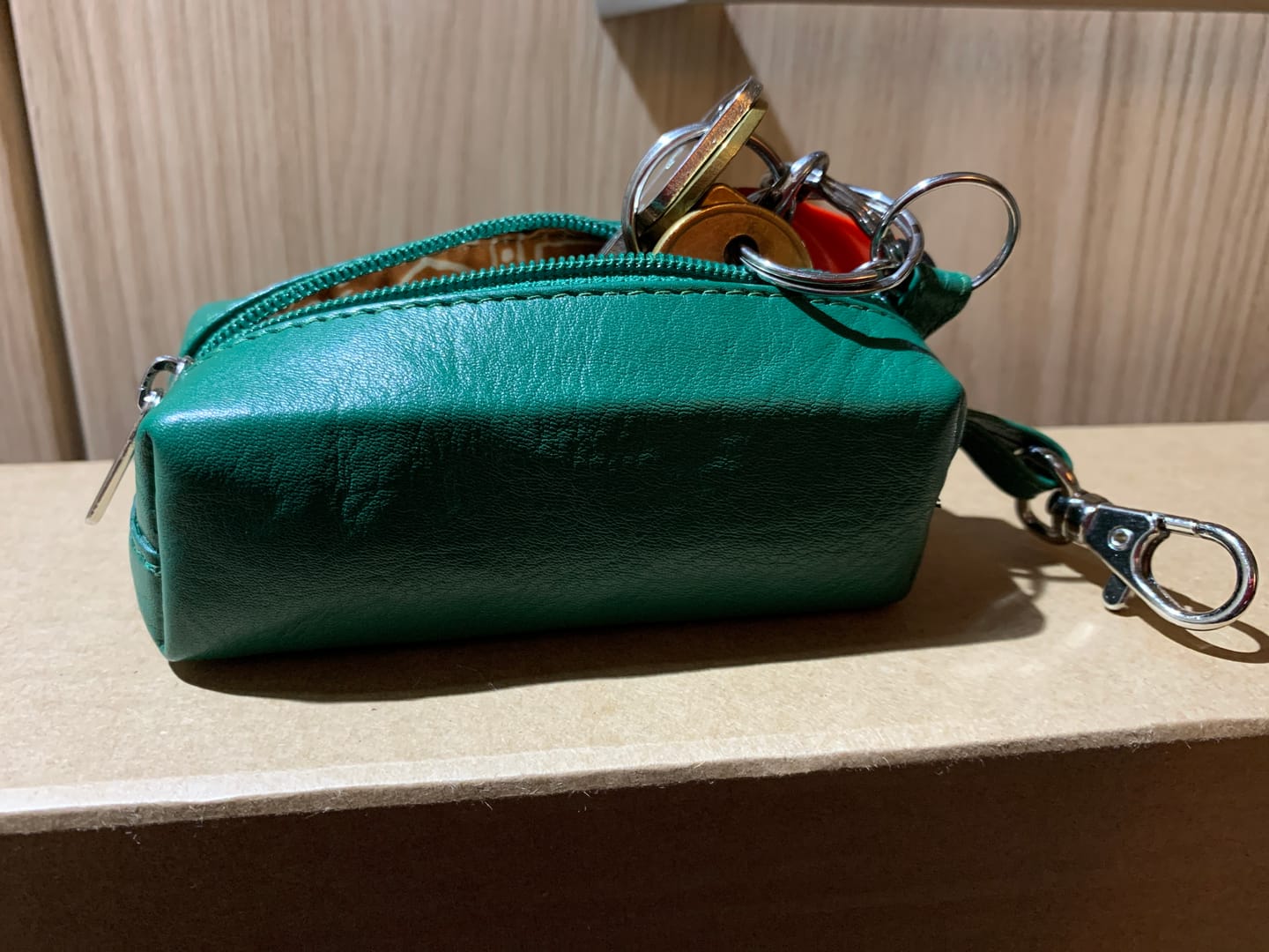 Customer photo review of Real Leather Key Case - Compact Leather Key Pouch with Zip Closure - Miami