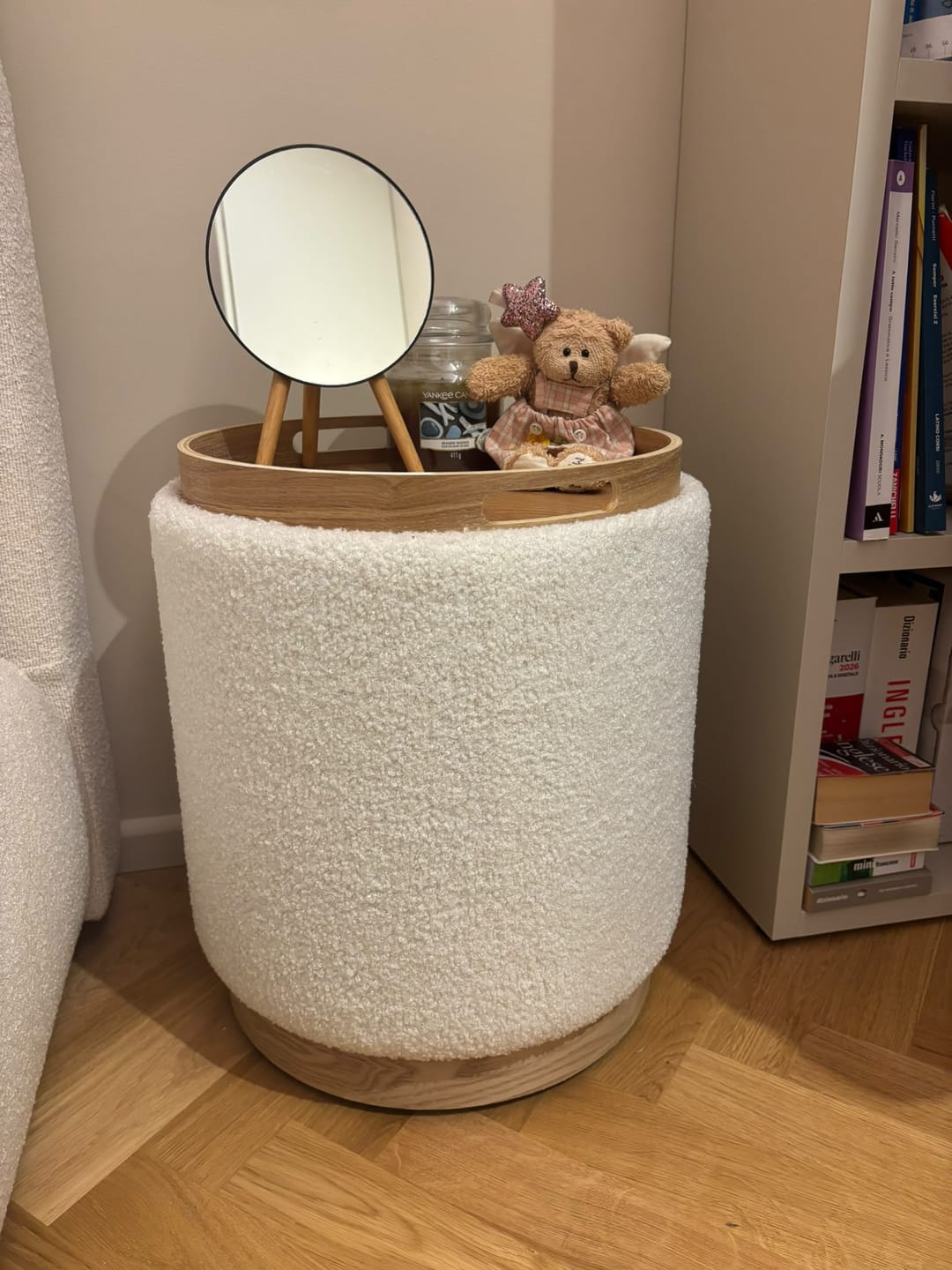 Customer photo review of KEMI - Pouf avec rangement en bouclettes blanches
