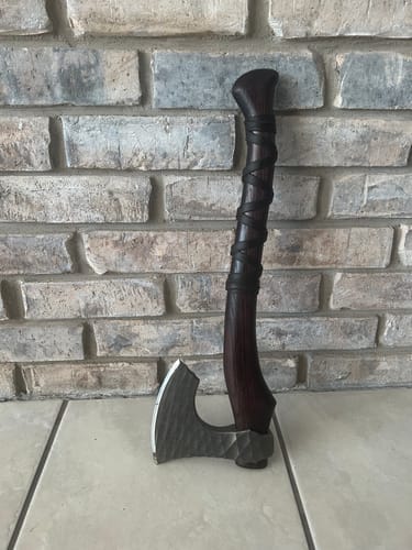 Customer photo review of Hand forged axe “Sterk Vorley” with leather cover