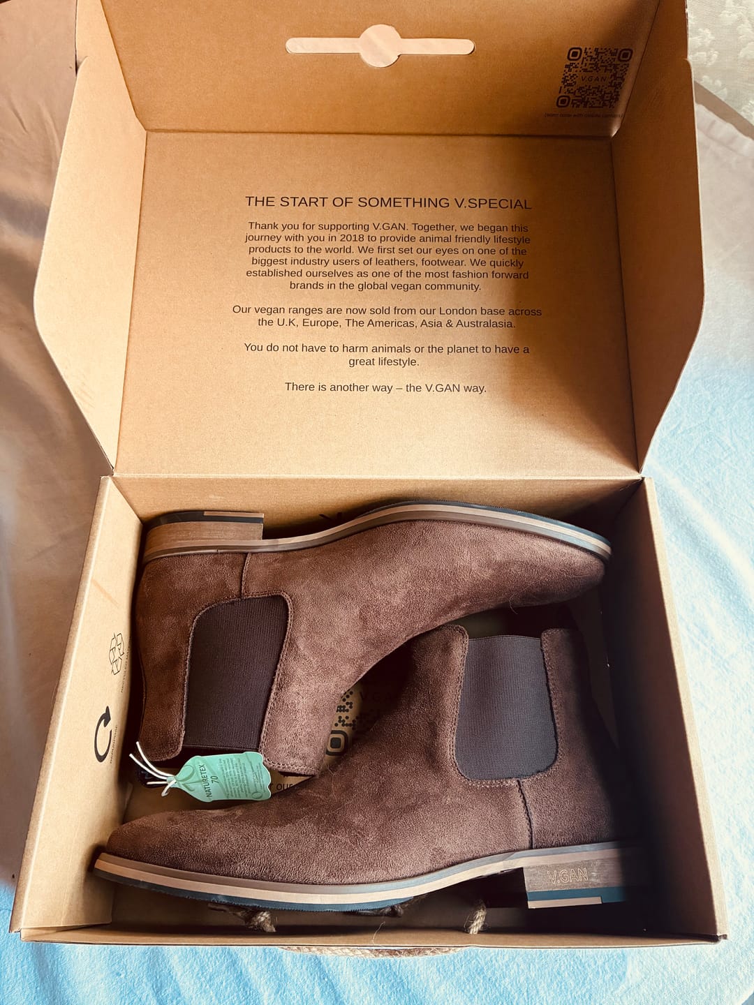 Customer photo review of Chilli Chelsea Boots
