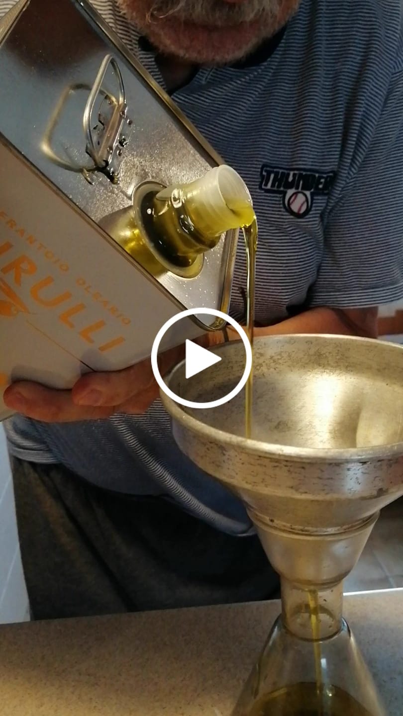 Customer video review of 1 lattina di olio extravergine Biologico • 5 Litri