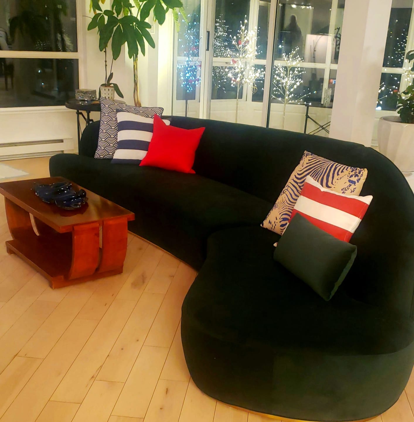 Customer photo review of Reya Form Curved Modular Sectional