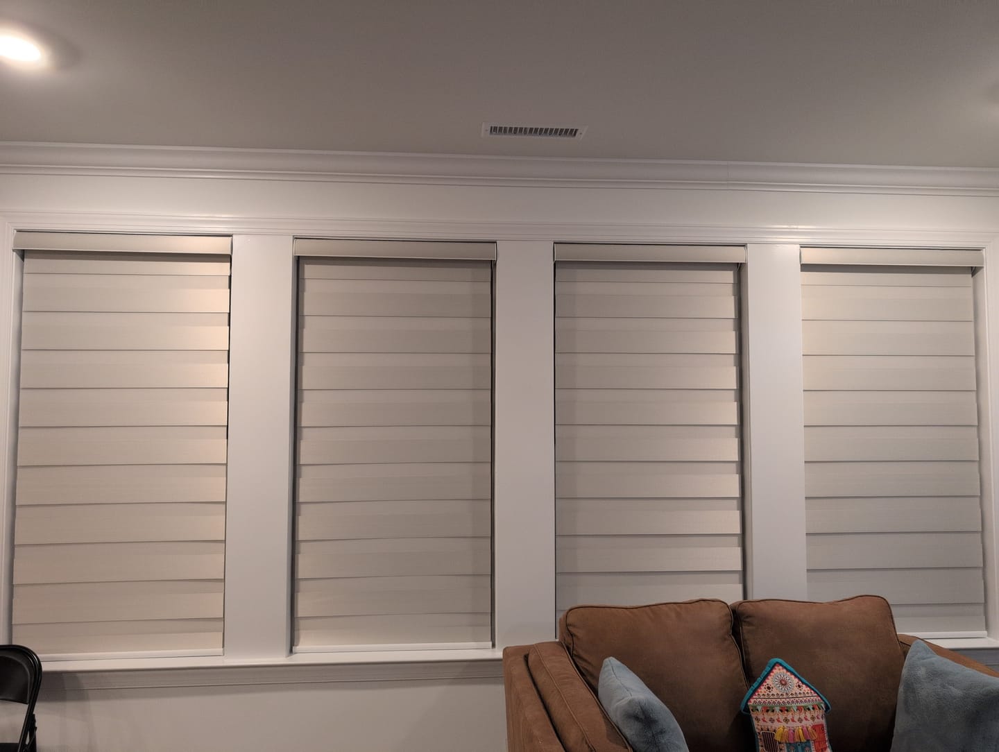 Customer photo review of SmartWings Motorized Zebra Shades 100% Blackout 95mm Chloris
