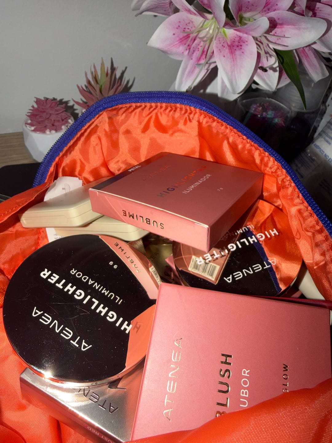 Customer photo review of SOMBRAS CREMOSAS EN BARRA