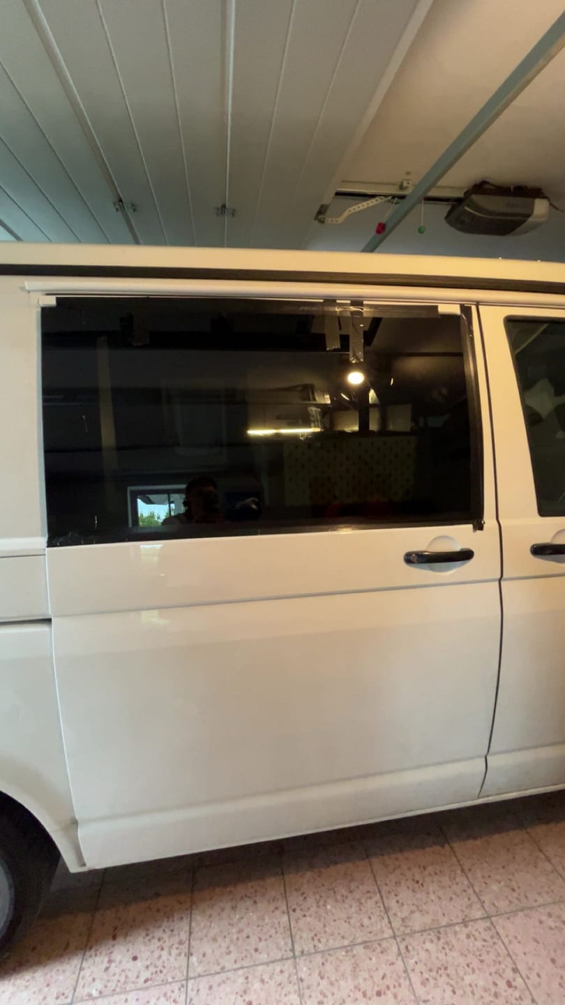 Customer photo review of Seitenscheibe mitte VW T5-T6.1