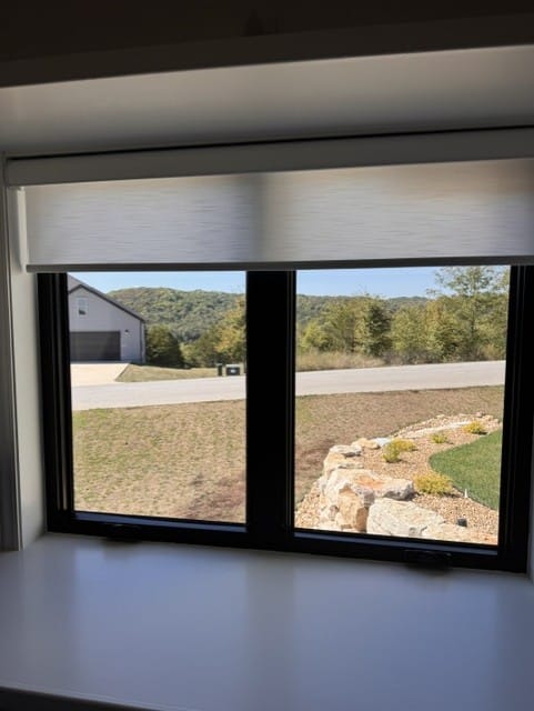 Customer photo review of SmartWings Motorized Roller Shades 100% Blackout Essential