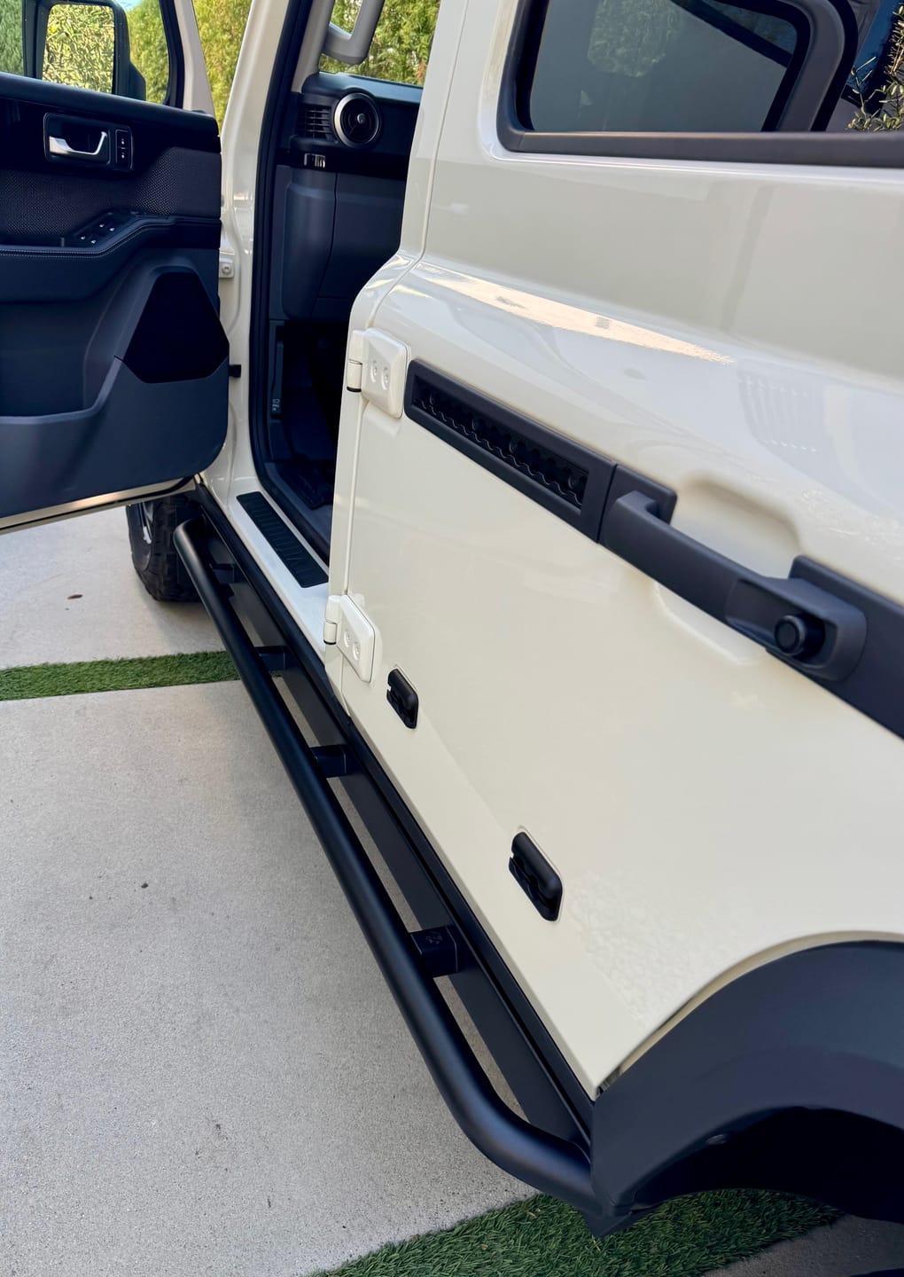 Customer photo review of Ineos Grenadier Rock Slider Kit (2023+ Ineos Grenadier Station Wagons)