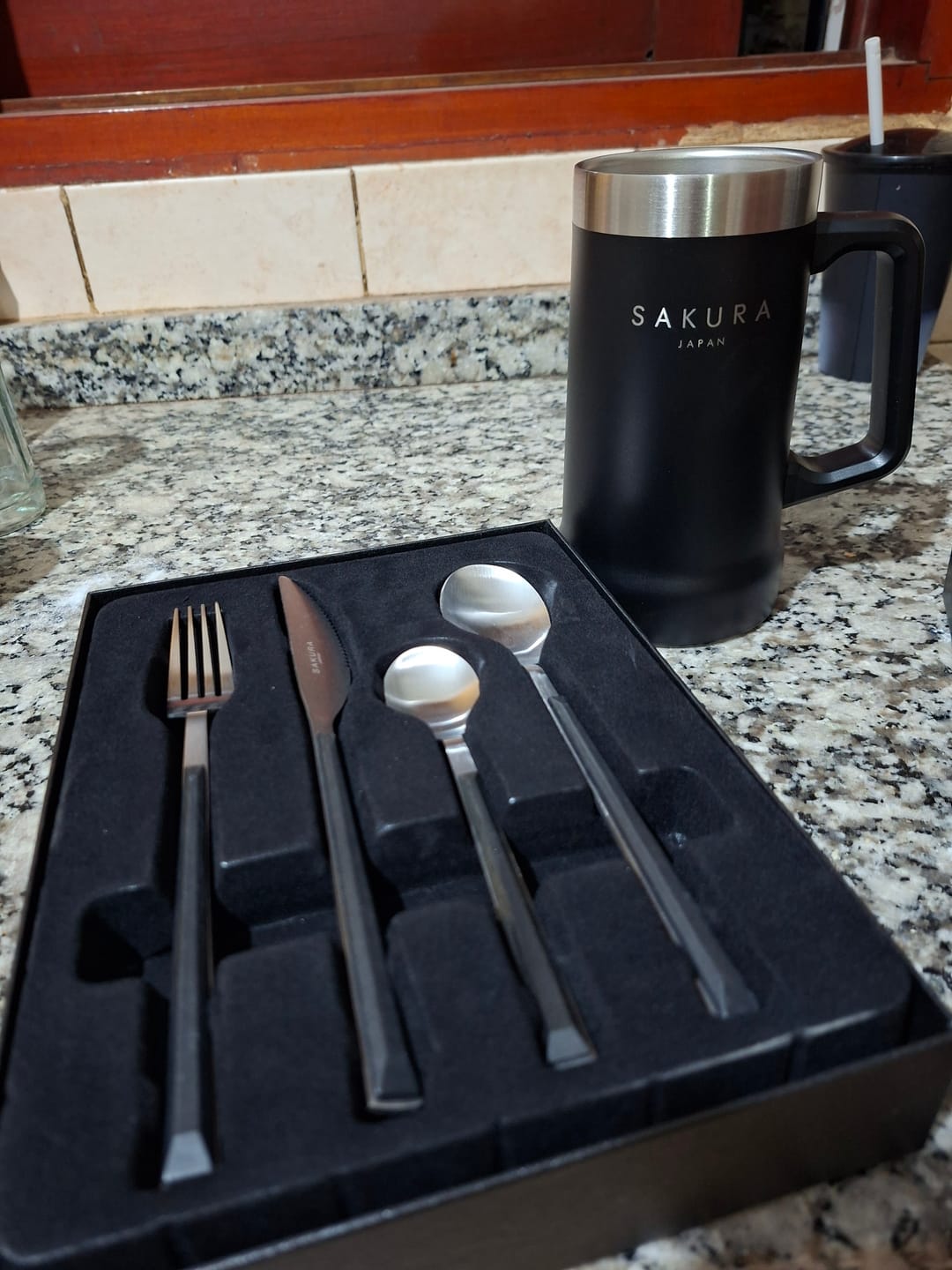 Customer photo review of Set De cubiertos Sakura