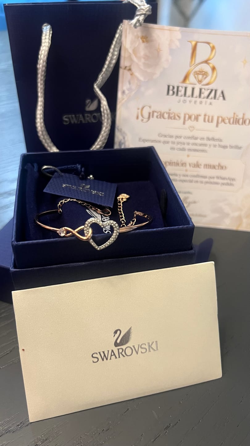 Customer photo review of Pulsera Corazón Infinito en Oro Rosa con Cristales