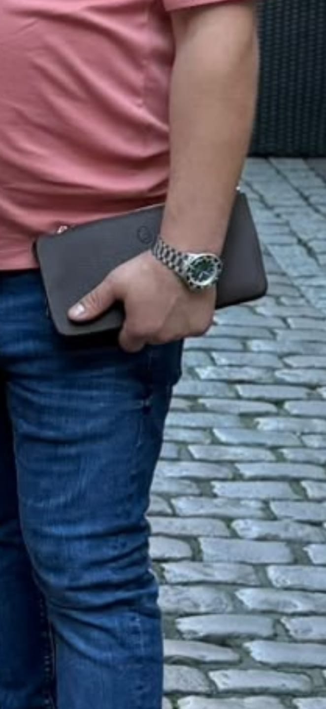 Customer photo review of Belluvi Duo Pouch
