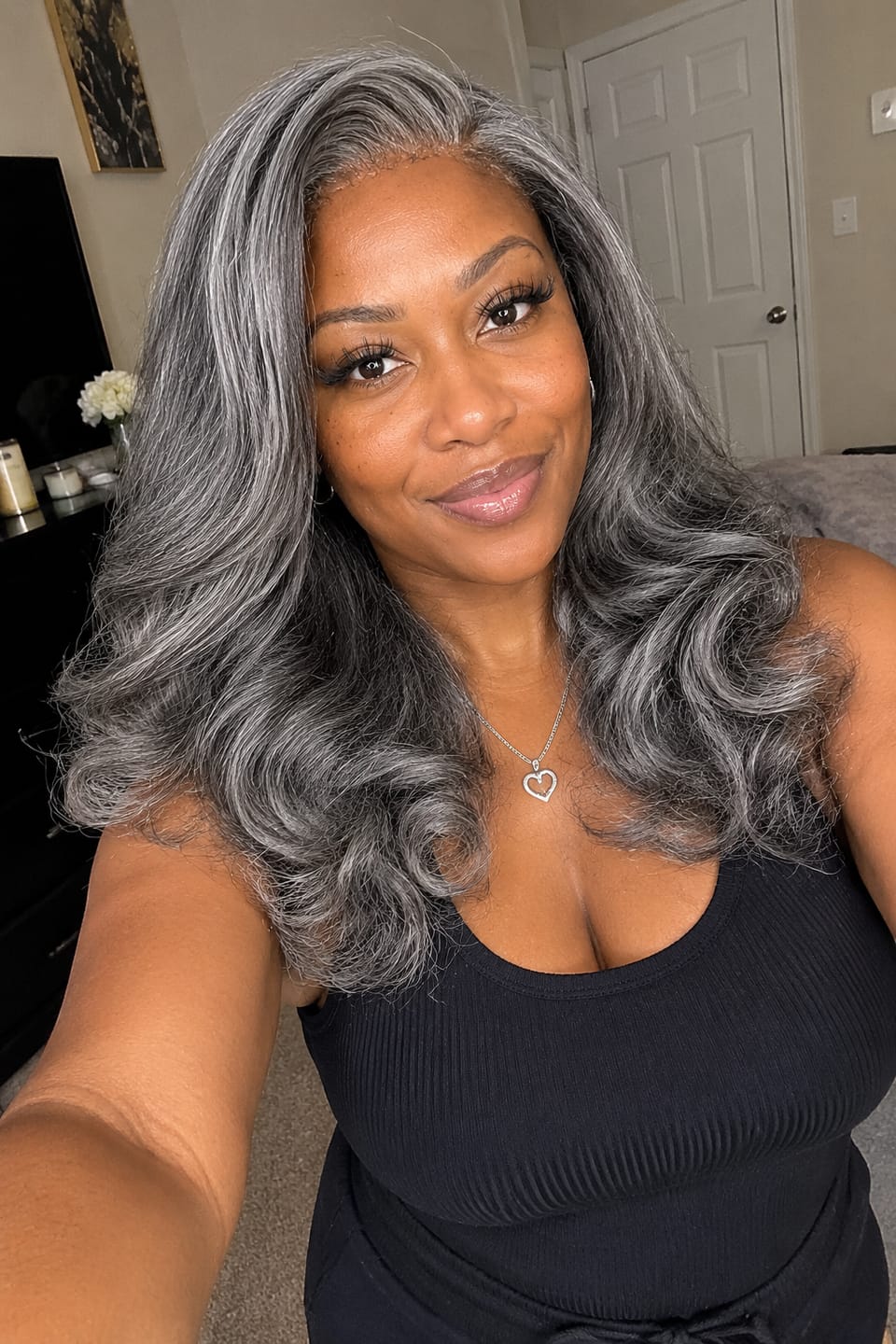 Customer photo review of Luvwin 5x5 Closure Layered Wave Kinky Straight Salt & Pepper Side Parting Glueless Wig