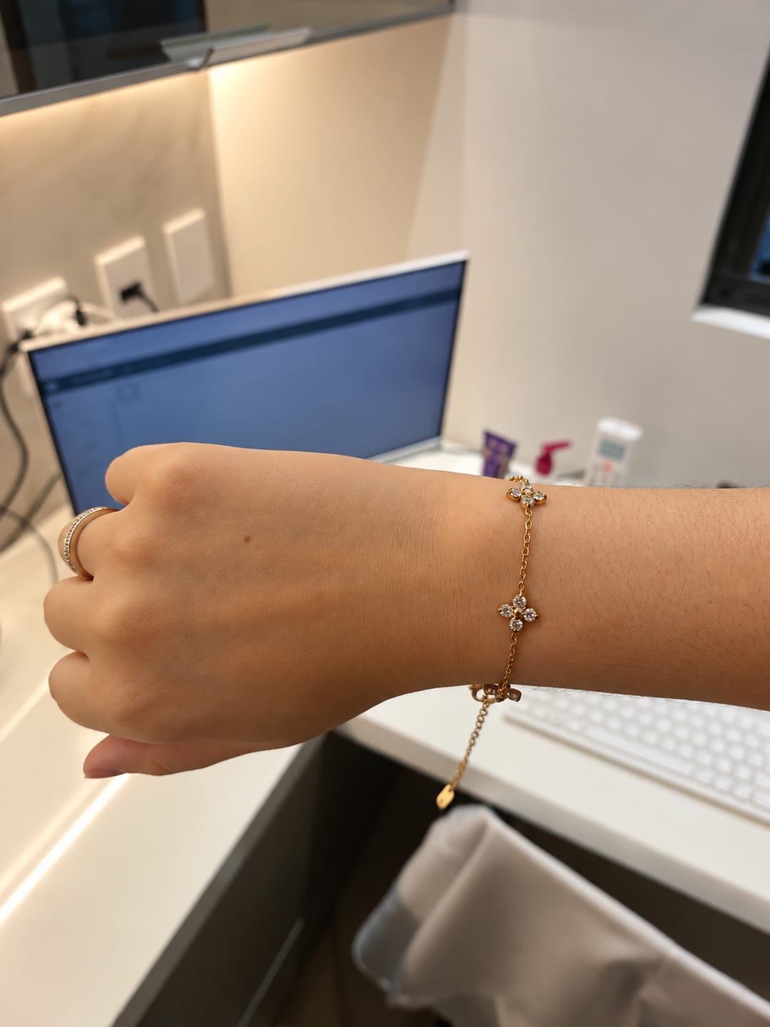 Customer photo review of Pulseira Florenza Banhada em Ouro 18k