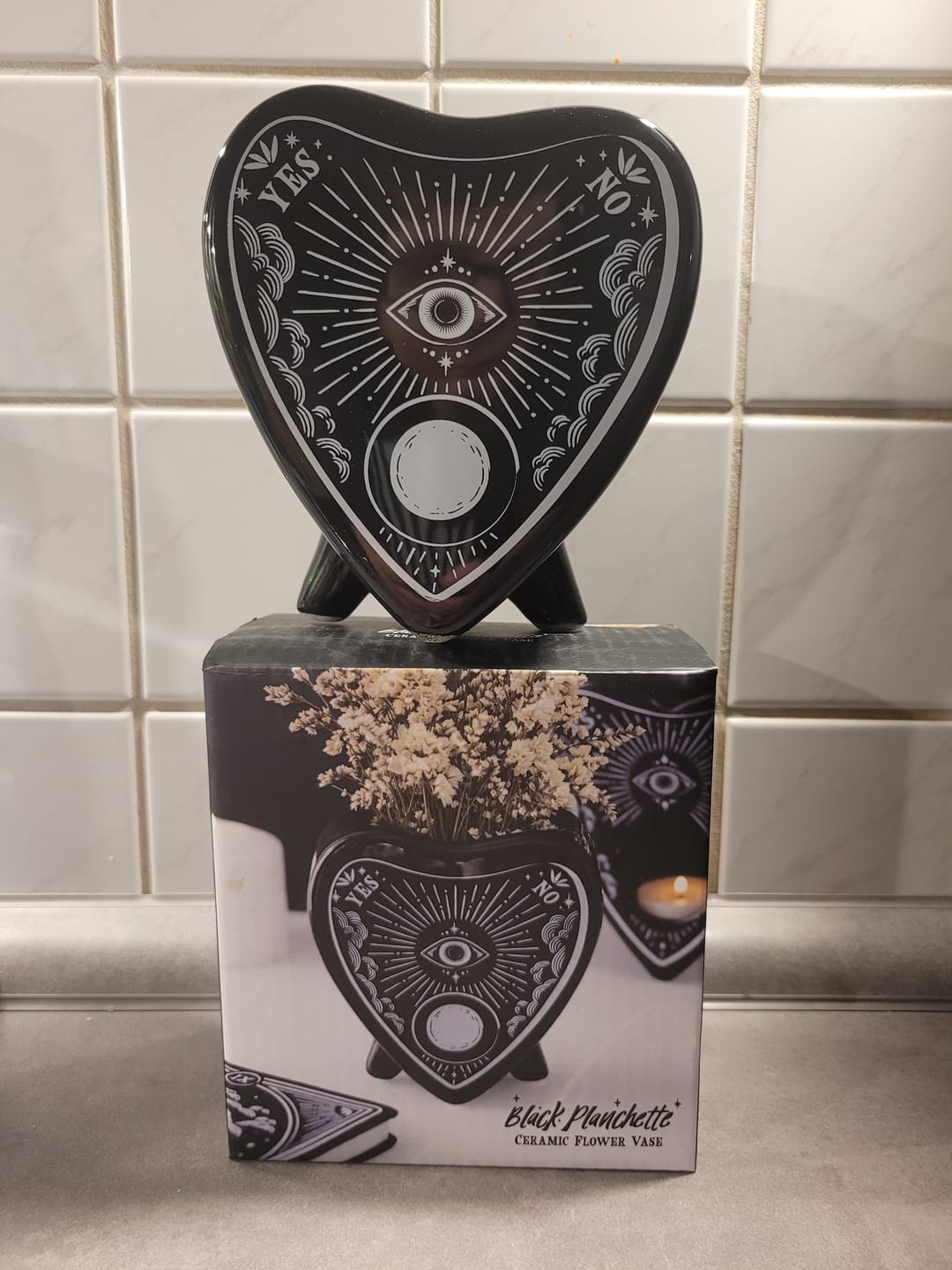 Customer photo review of Keramikvase Planchette mit dunklem Ritual-Charakter