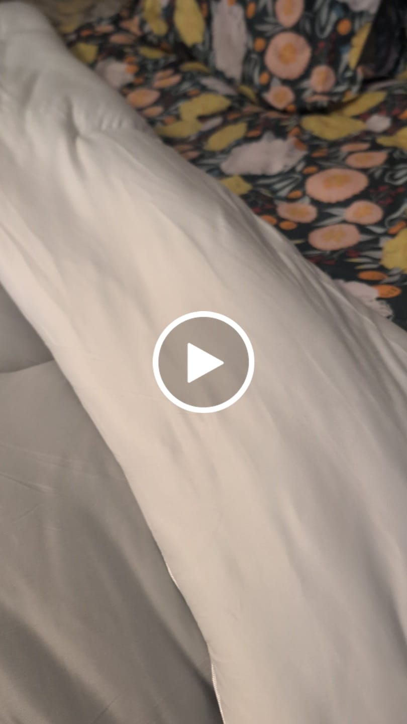 Customer video review of MarshMellow Comforter