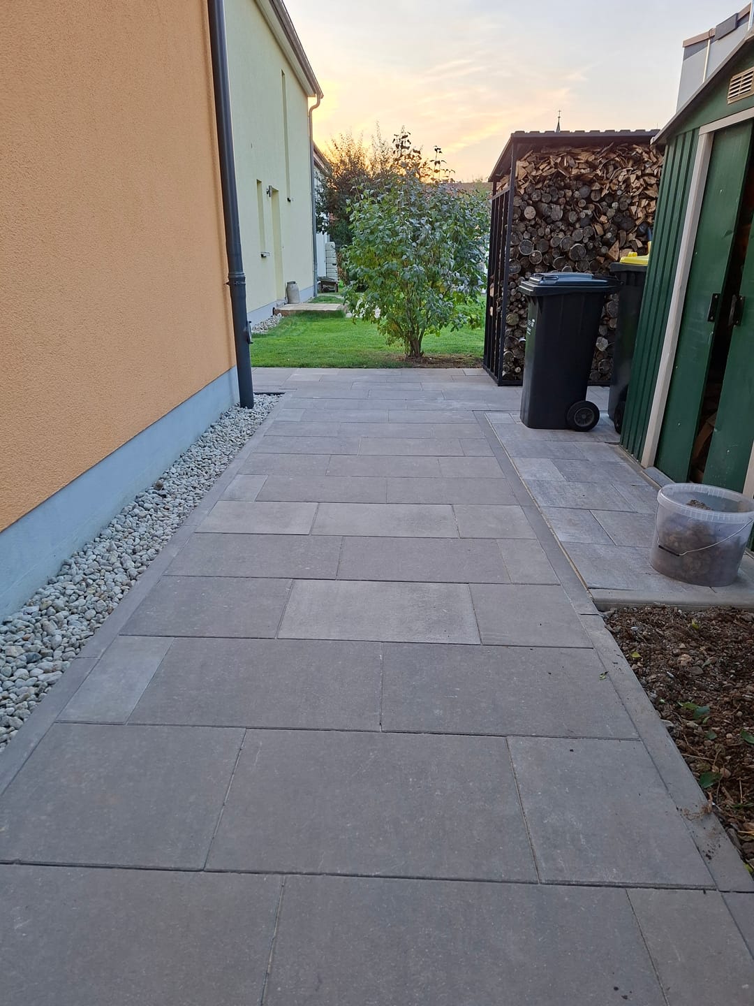 Customer photo review of Gartenzeit® Premium Kaminholzregal für den Außenbereich – 70 cm / 105 cm, extra stabil & wetterfest