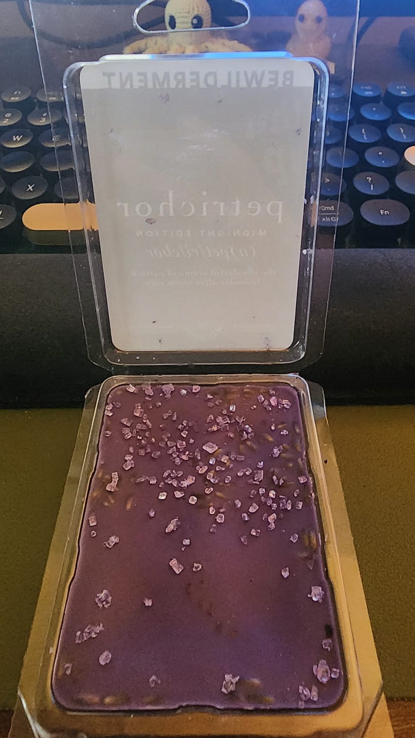 Customer photo review of Petrichor Midnight Edition Wax Melts